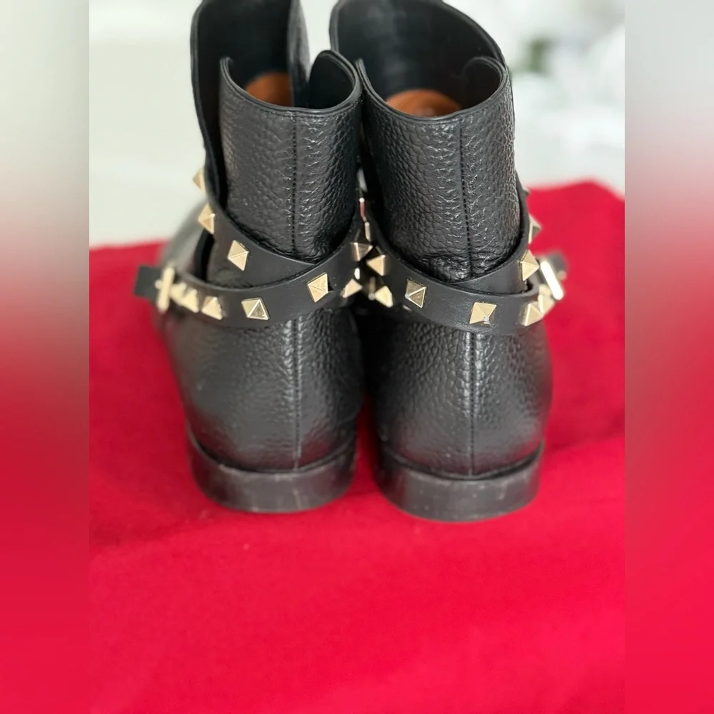 Valentino Garavani Black Leather Boots women  size 38